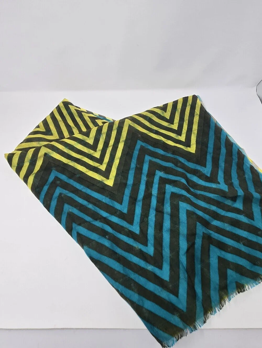 LOFT OVERSIZE LIGHTWEIGHT SCARF SHAWL WRAP MULTI-COLOR CHEVRON WOMEN OS CLASSIC